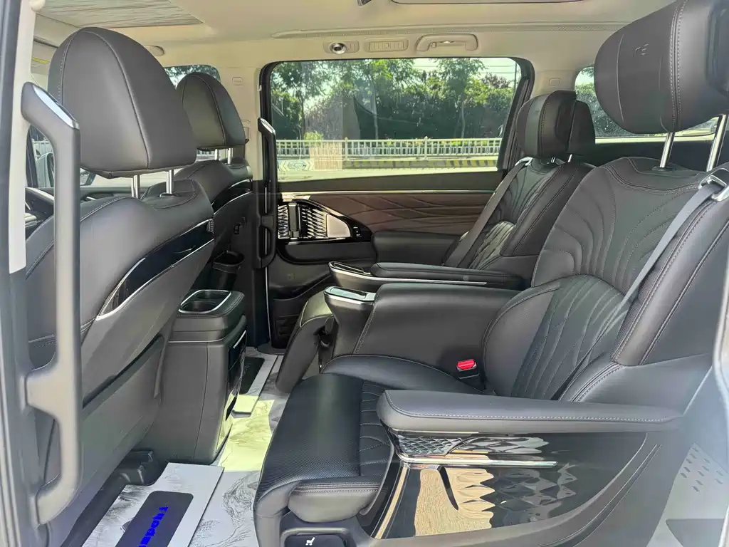 GAC Motor Trumpchi M8 2025 — фото 14