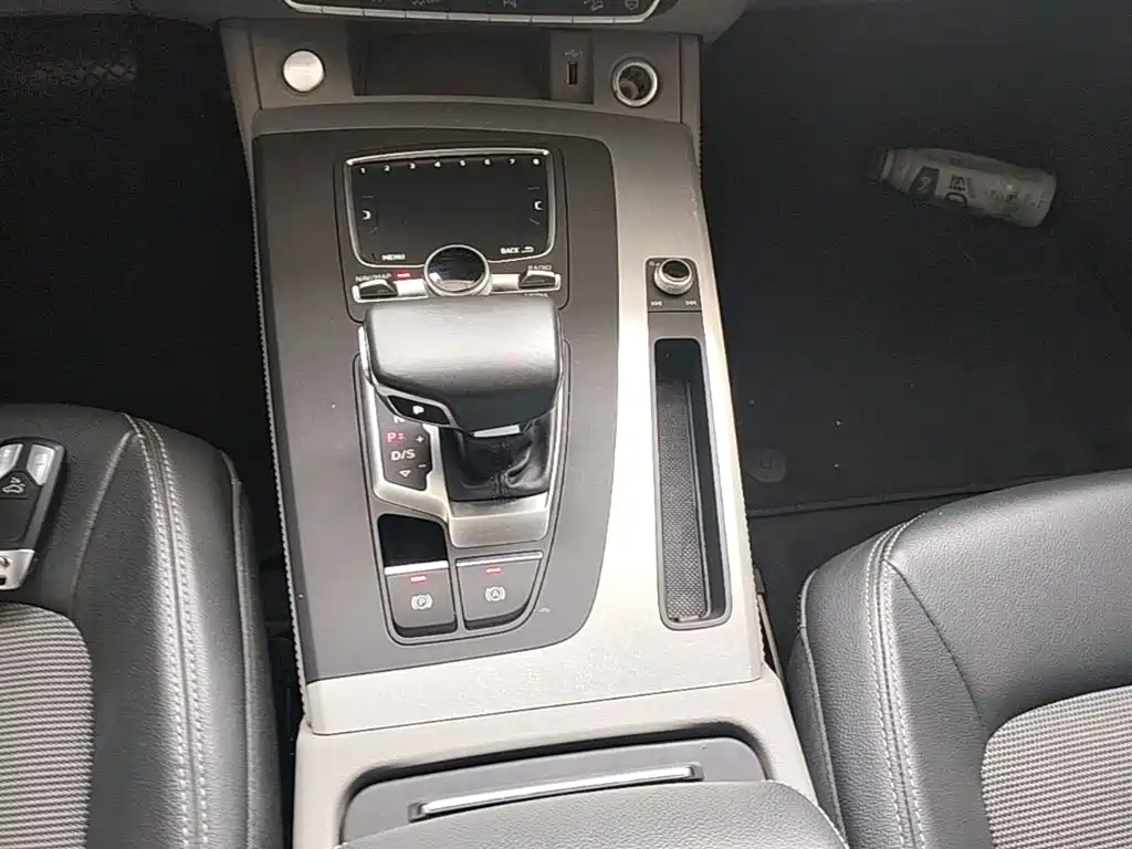 Audi Q5L 2019 — фото 14