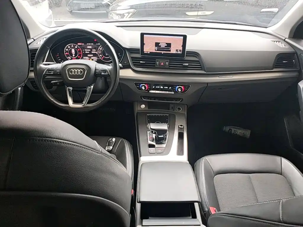 Audi Q5L 2019 — фото 10