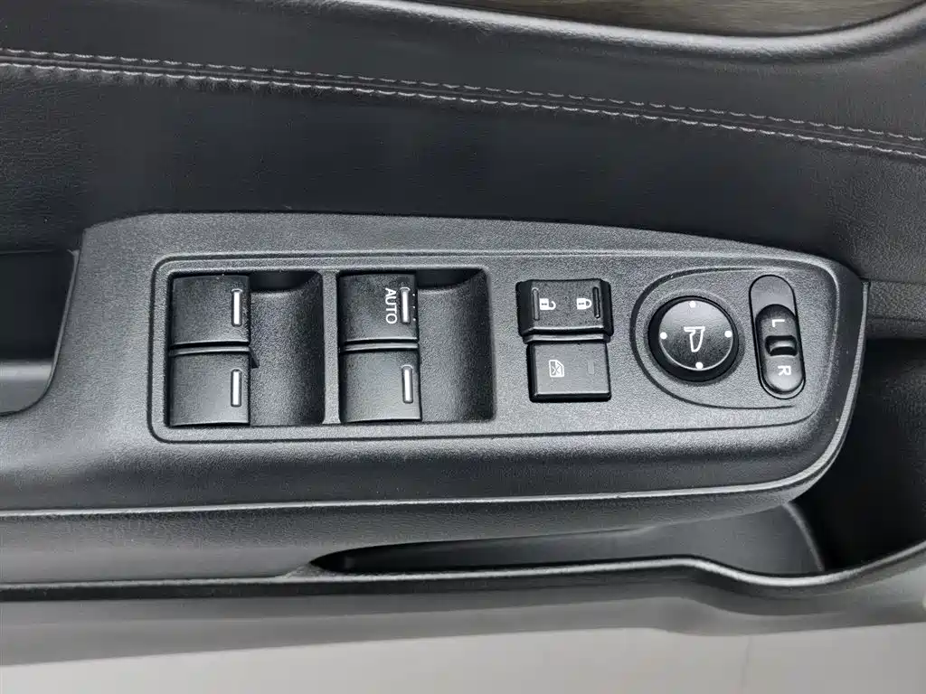Honda Jade 2015 — фото 9