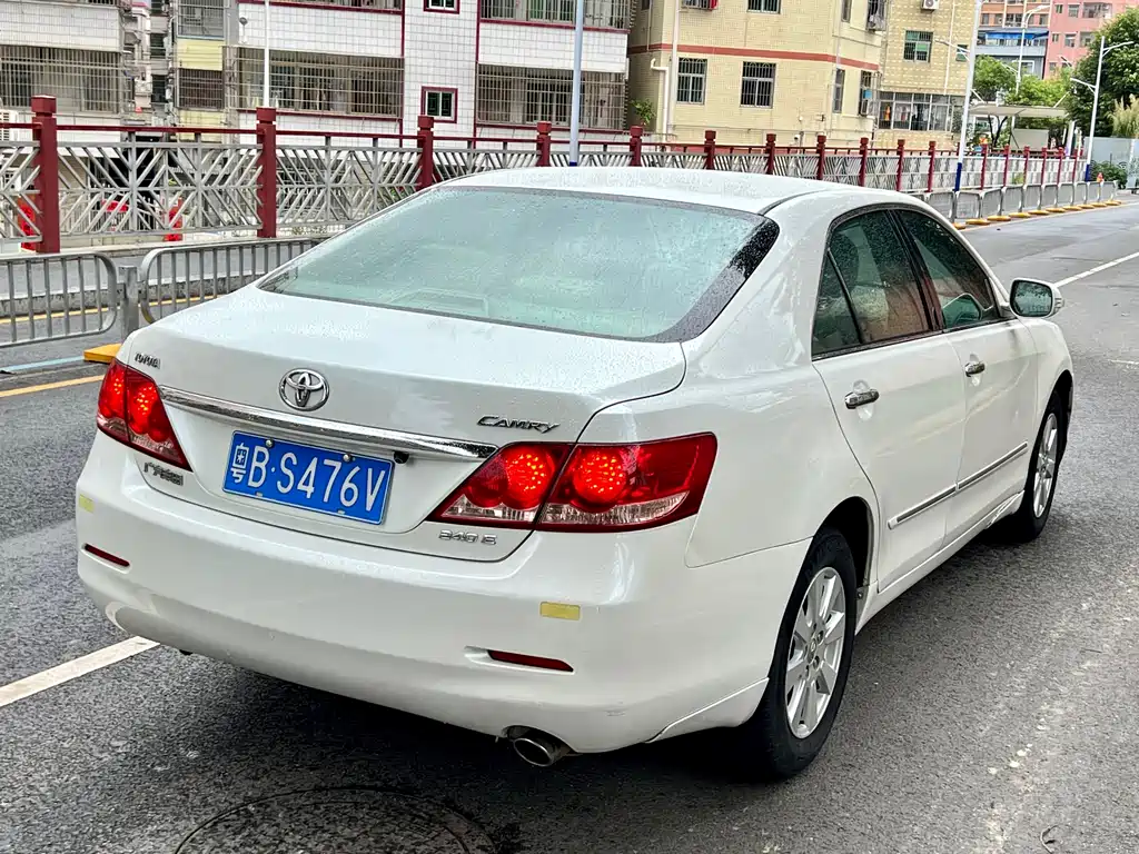 Toyota Camry 2008 — фото 5