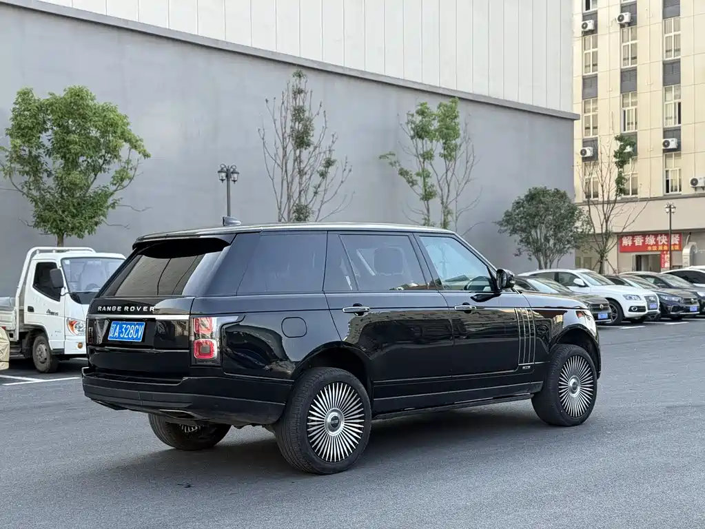 Land Rover Range Rover 2018 — фото 9
