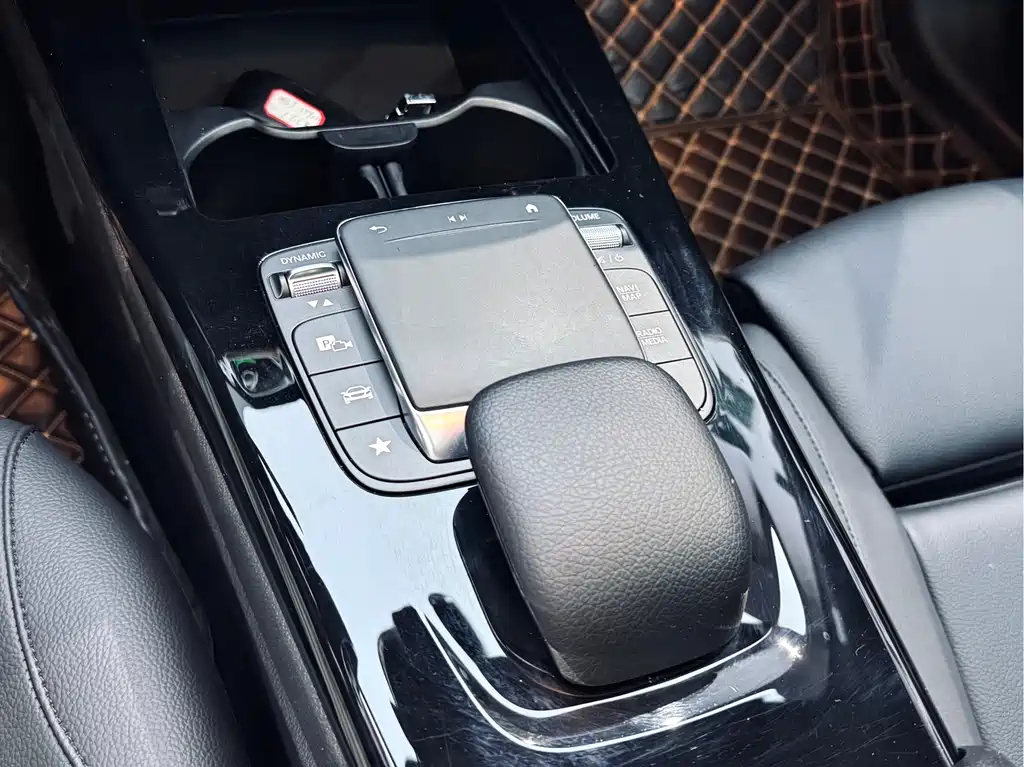 Mercedes-Benz A-Class 2022 — фото 16