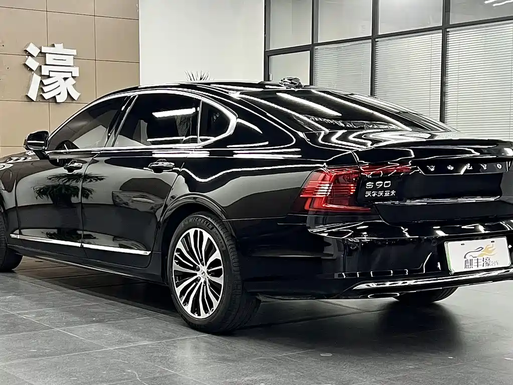 Volvo S90 PHEV 2024 — фото 17