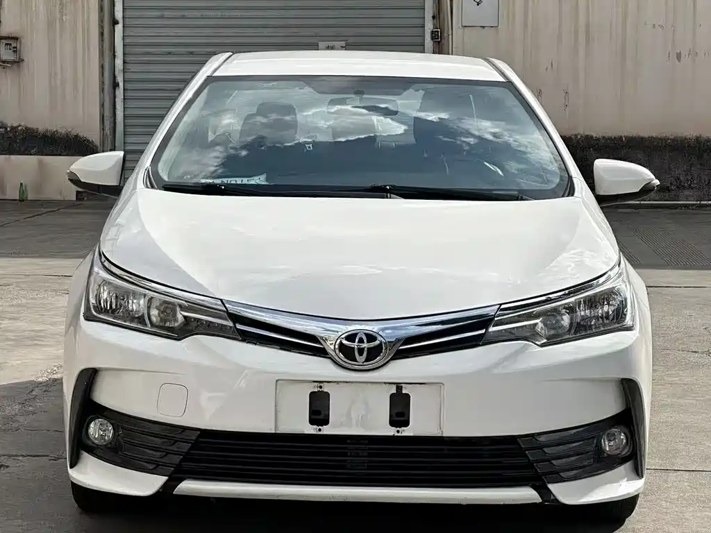 Toyota Corolla 2019 — фото 1