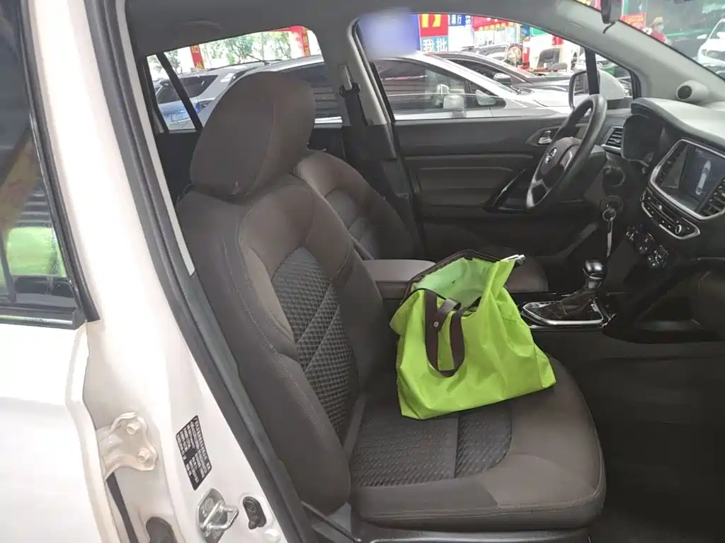 GAC Trumpchi GS4 2016 — фото 25