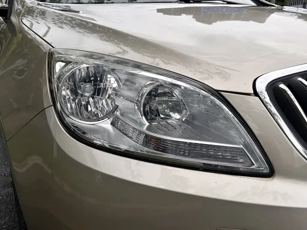 Buick Excelle 2013 — фото 15