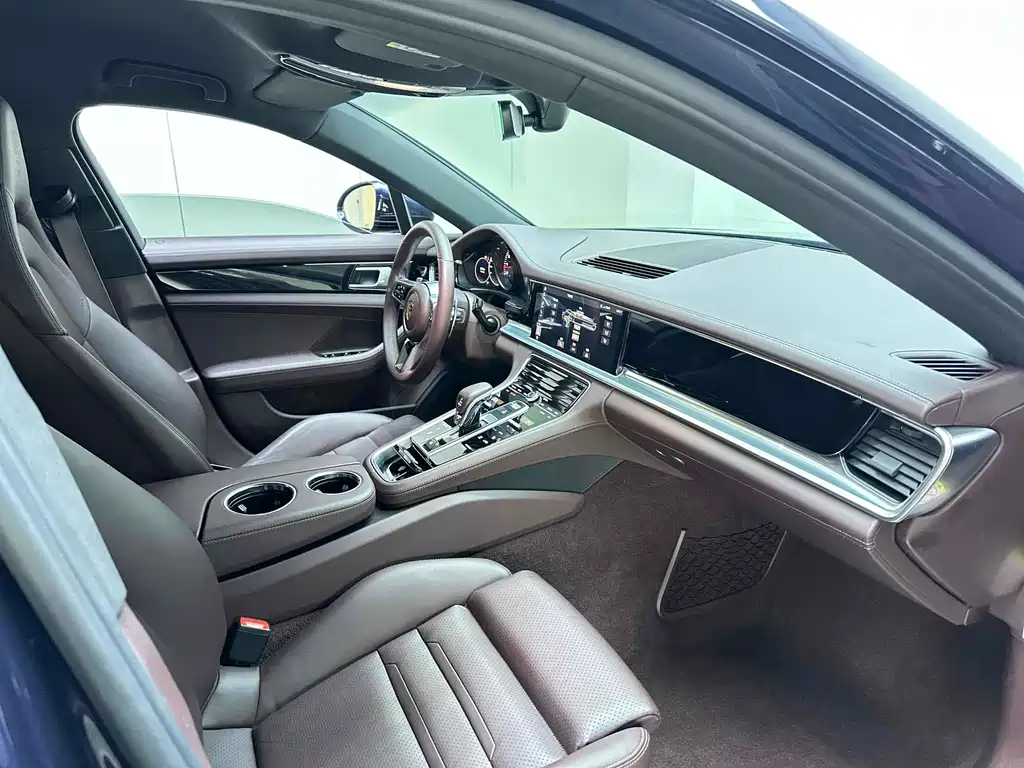 Porsche Panamera 2017 — фото 11