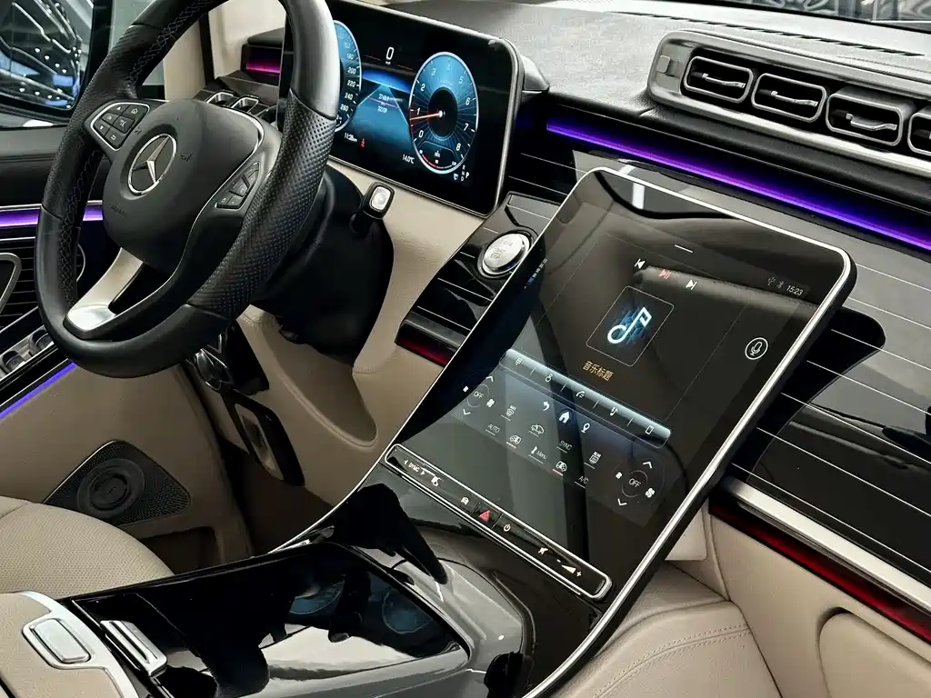 Mercedes-Benz V-Class 2022 — фото 17
