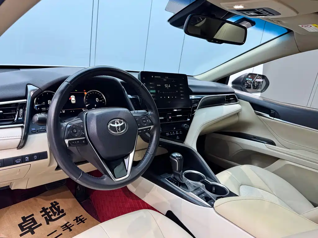 Toyota Camry 2021 — фото 8