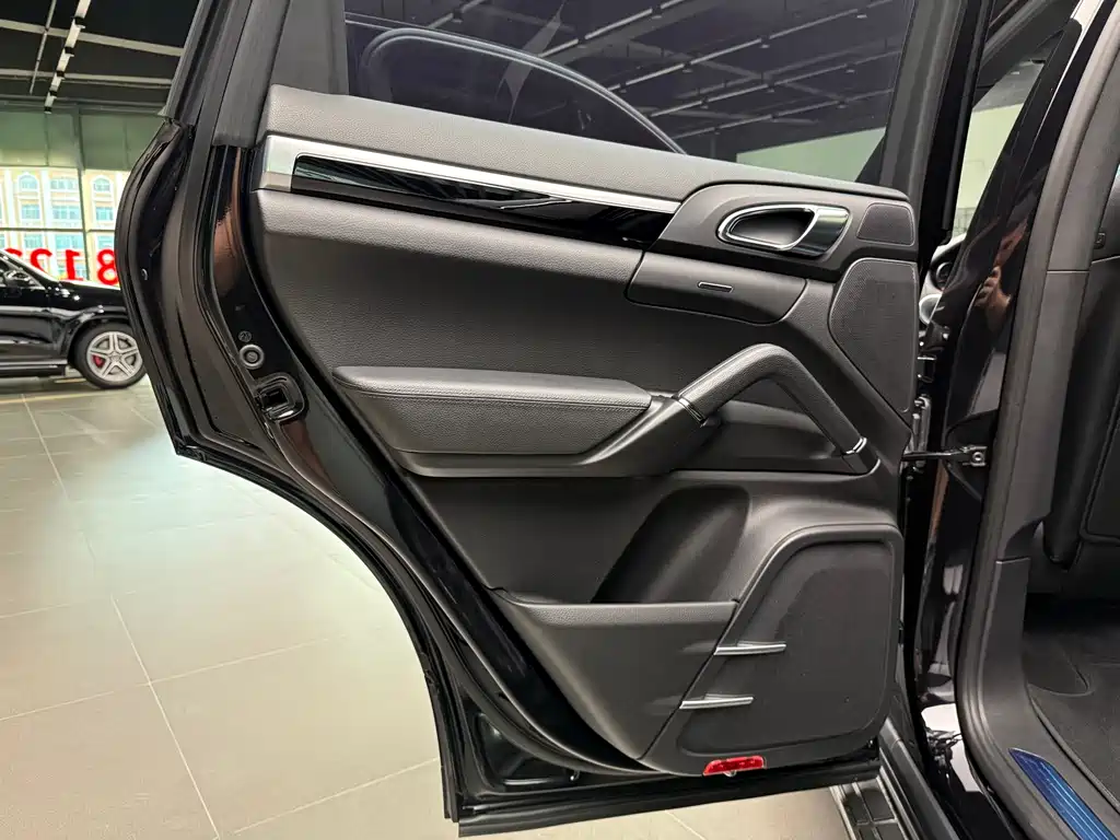 Porsche Cayenne 2015 — фото 10