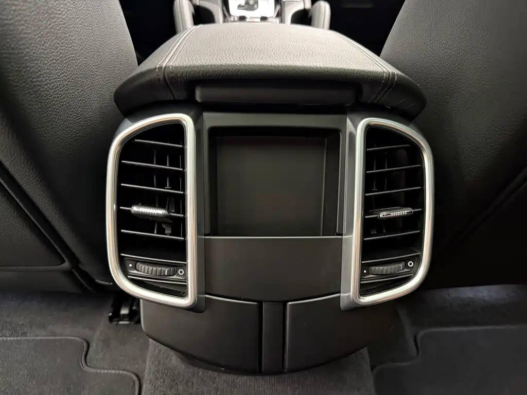 Porsche Cayenne 2015 — фото 17