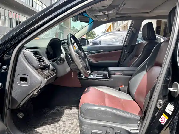 Toyota Crown 2019