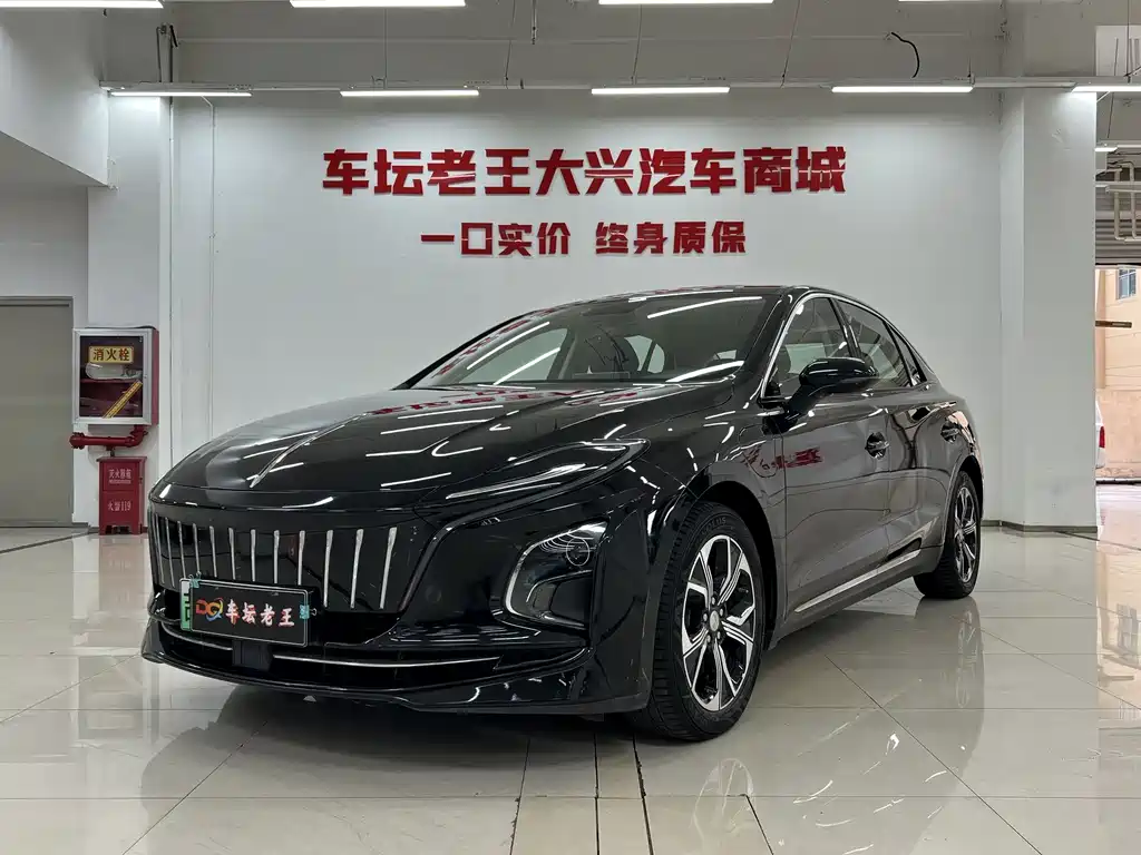 Hongqi E-QM5 2024 — фото 1