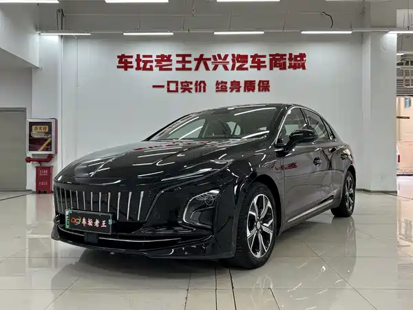 Hongqi E-QM5 2024