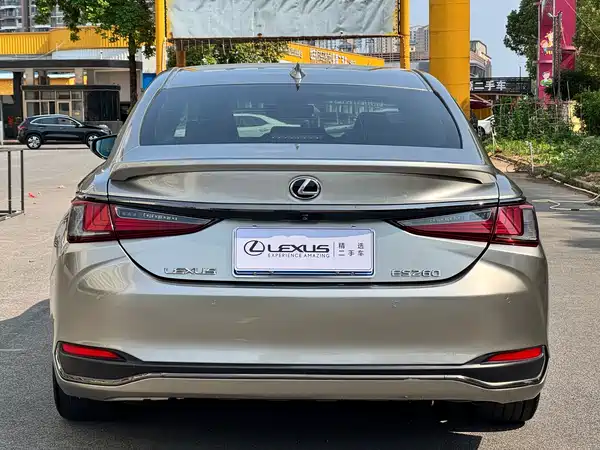 Lexus ES 2018