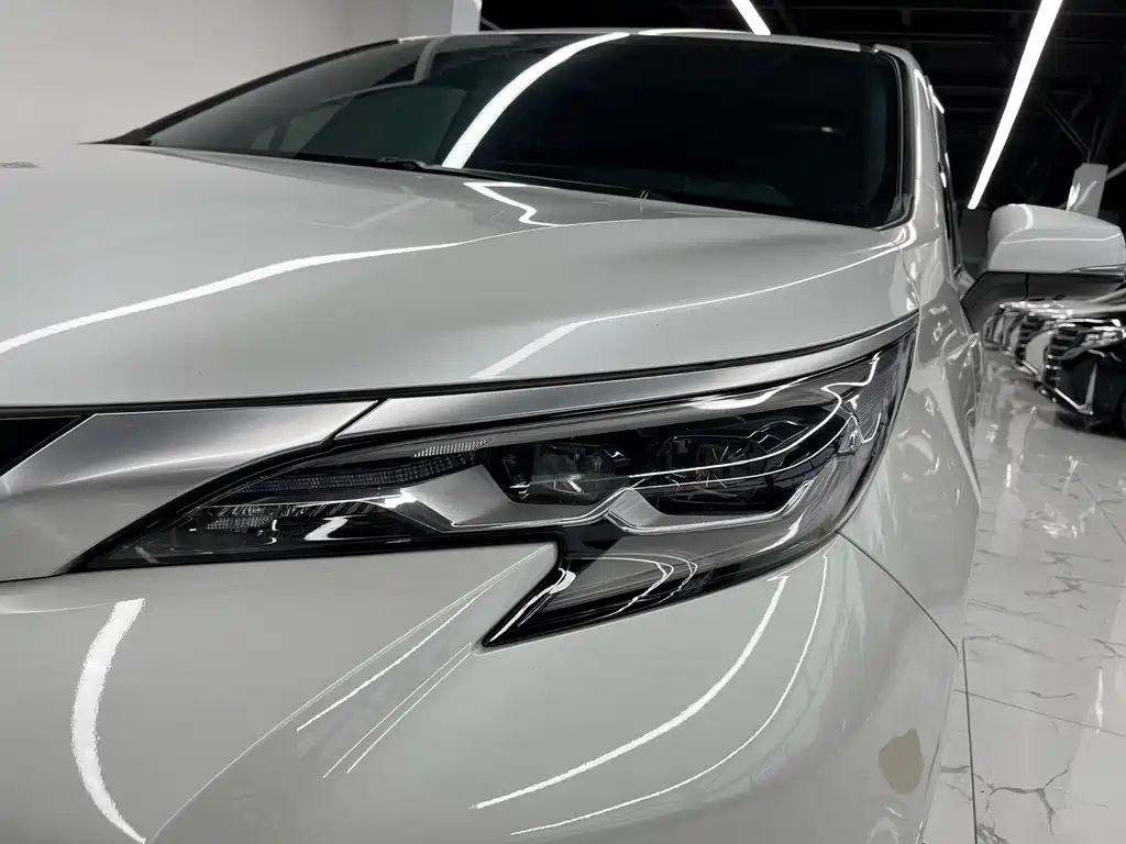 Toyota Sienna 2022 — фото 25