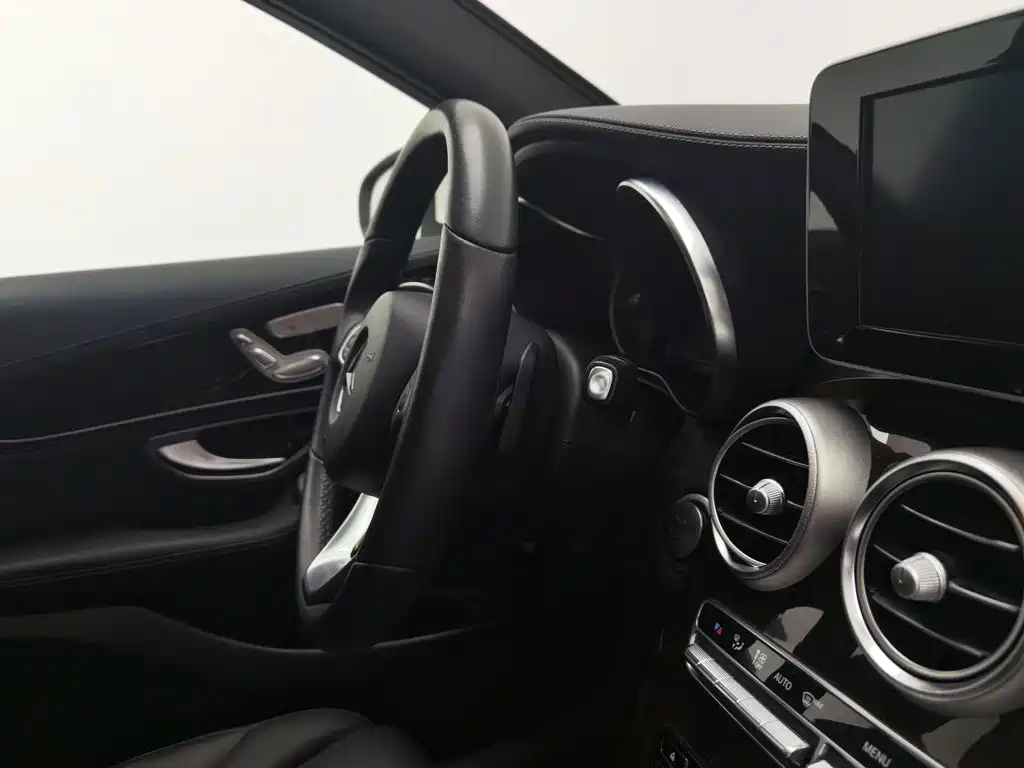 Mercedes-Benz GLC 2017 — фото 22