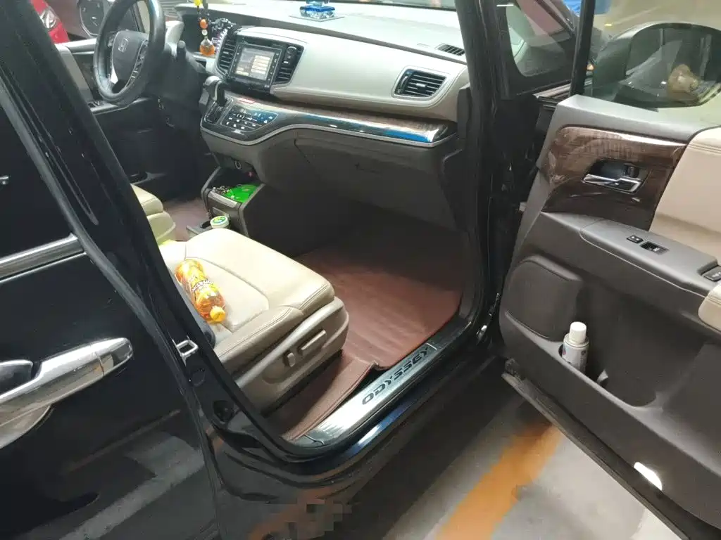 Honda Odyssey 2015 — фото 20