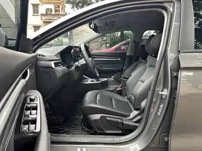 Geely Emgrand 2025