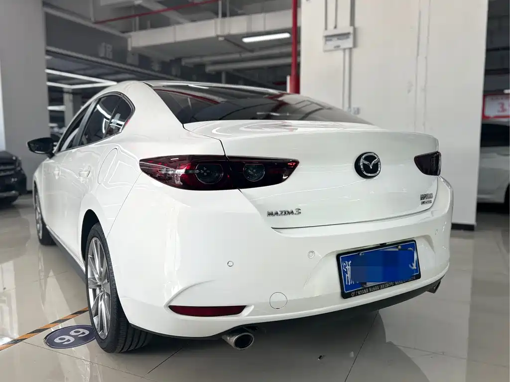 Mazda 3 Axela 2022
