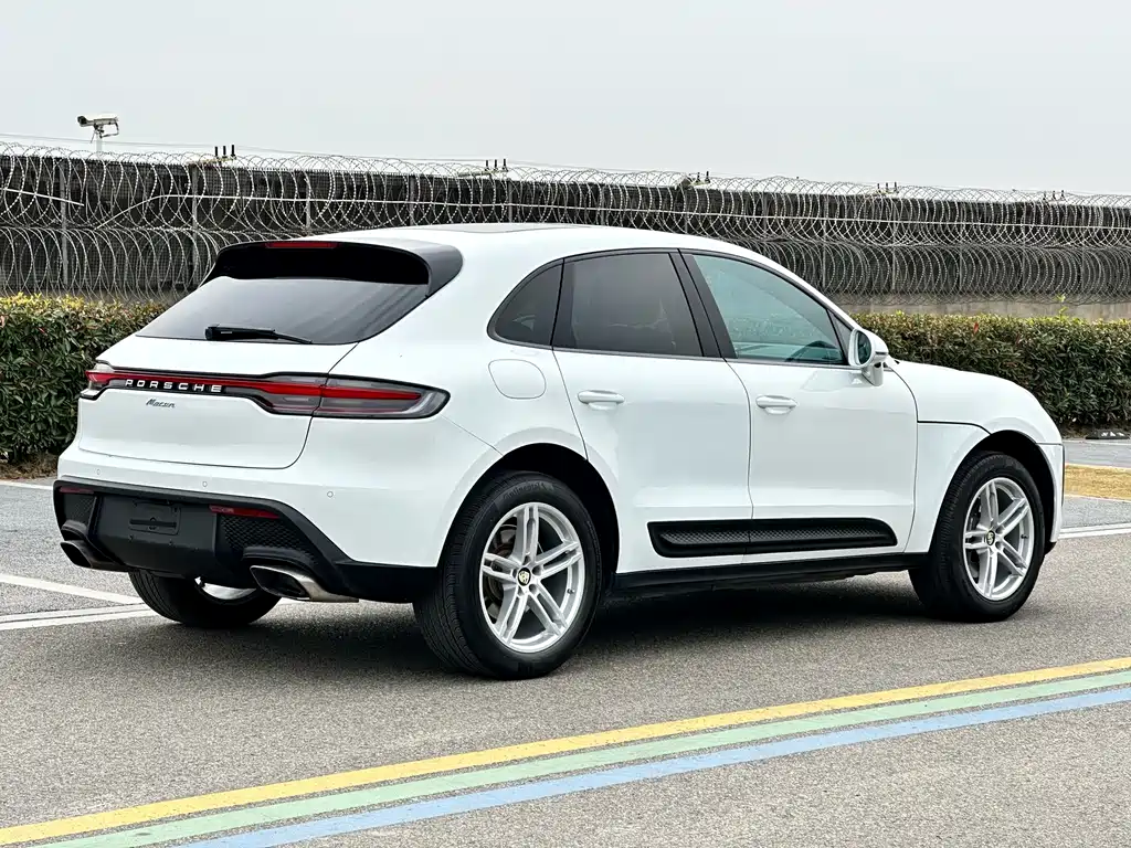 Porsche Macan 2024 — фото 7