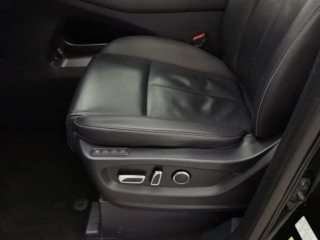 GAC Motor Trumpchi M8 2021 — фото 20