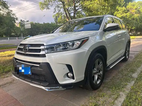Toyota Highlander 2021
