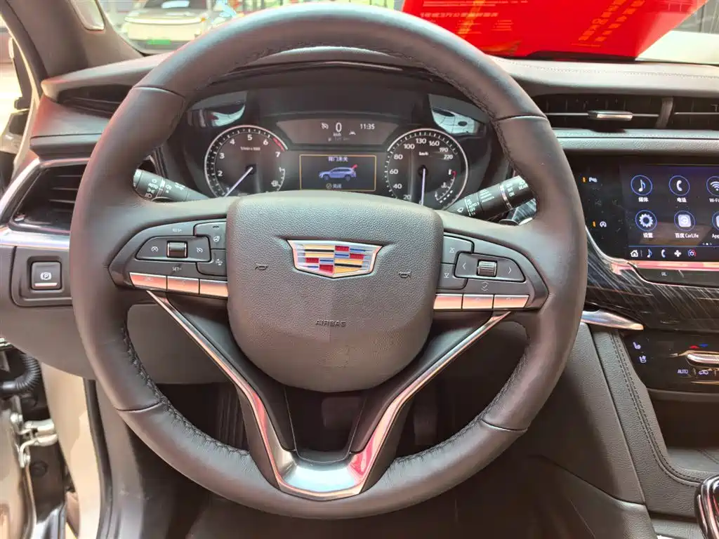 Cadillac XT6 2023 — фото 13