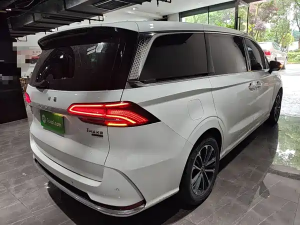 Roewe iMAX8 2021