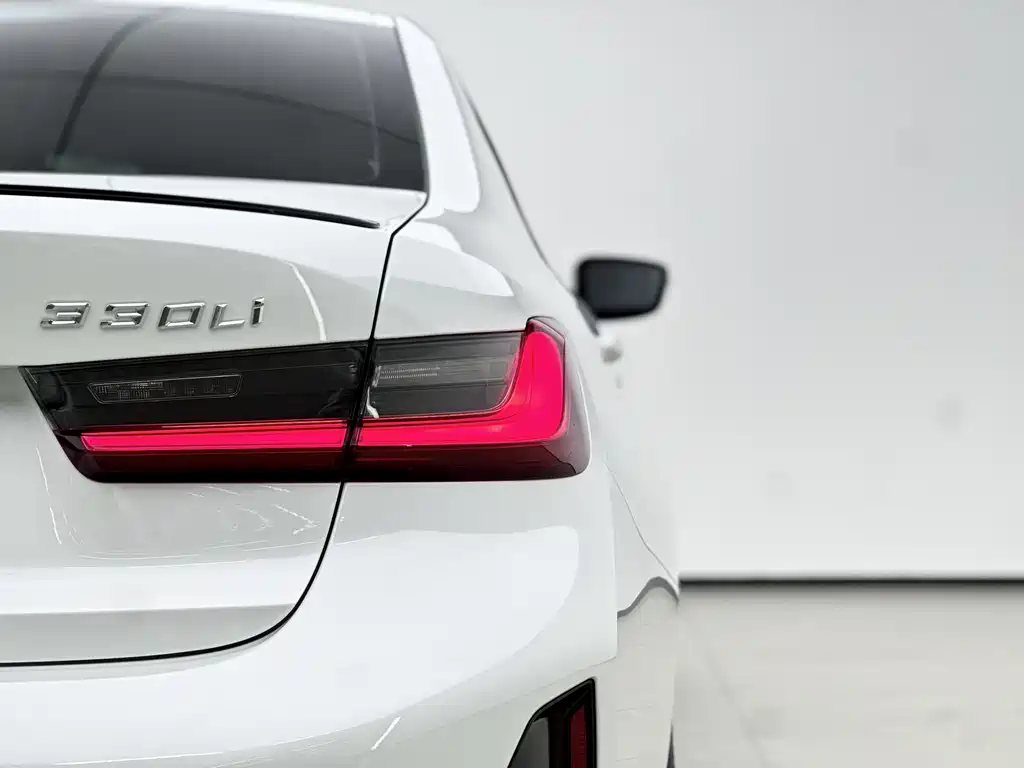 BMW 3 Series 2023 — фото 17