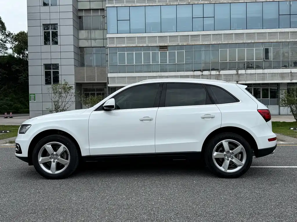 Audi Q5 2017 — фото 18