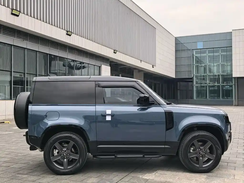 Land Rover Defender 2022 — фото 9