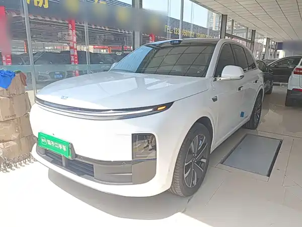 Li Auto L6 2025