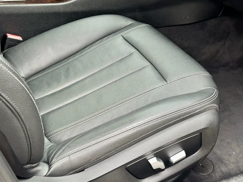BMW 5 Series 2018 — фото 14