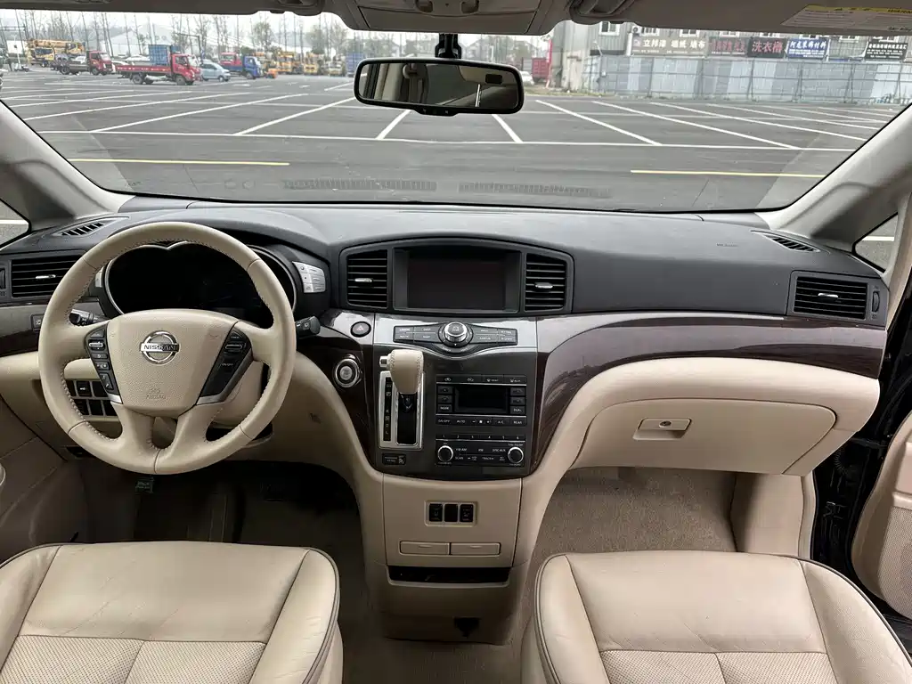 Nissan Quest 2016 — фото 11