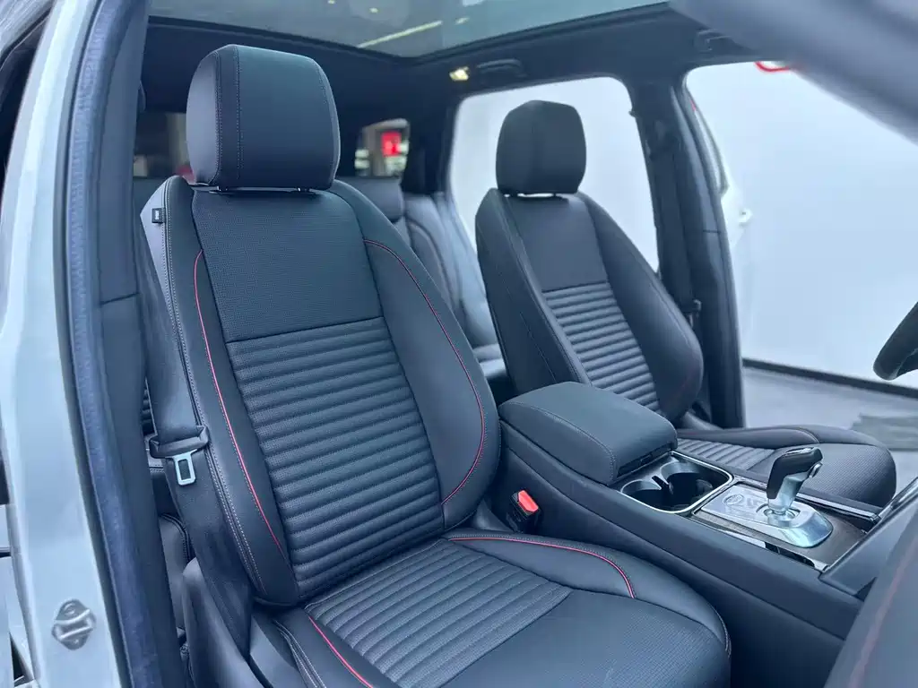 Land Rover Discovery Sport 2023 — фото 18