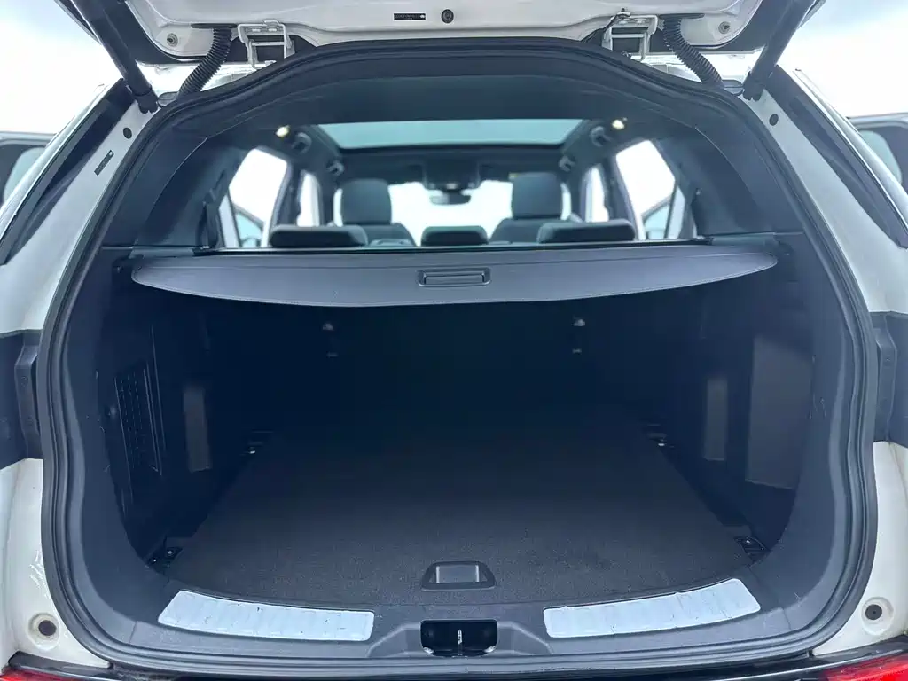 Land Rover Discovery Sport 2023 — фото 23