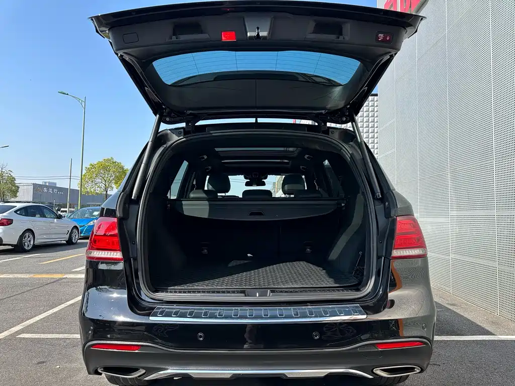 Mercedes-Benz GLE 2018 — фото 32