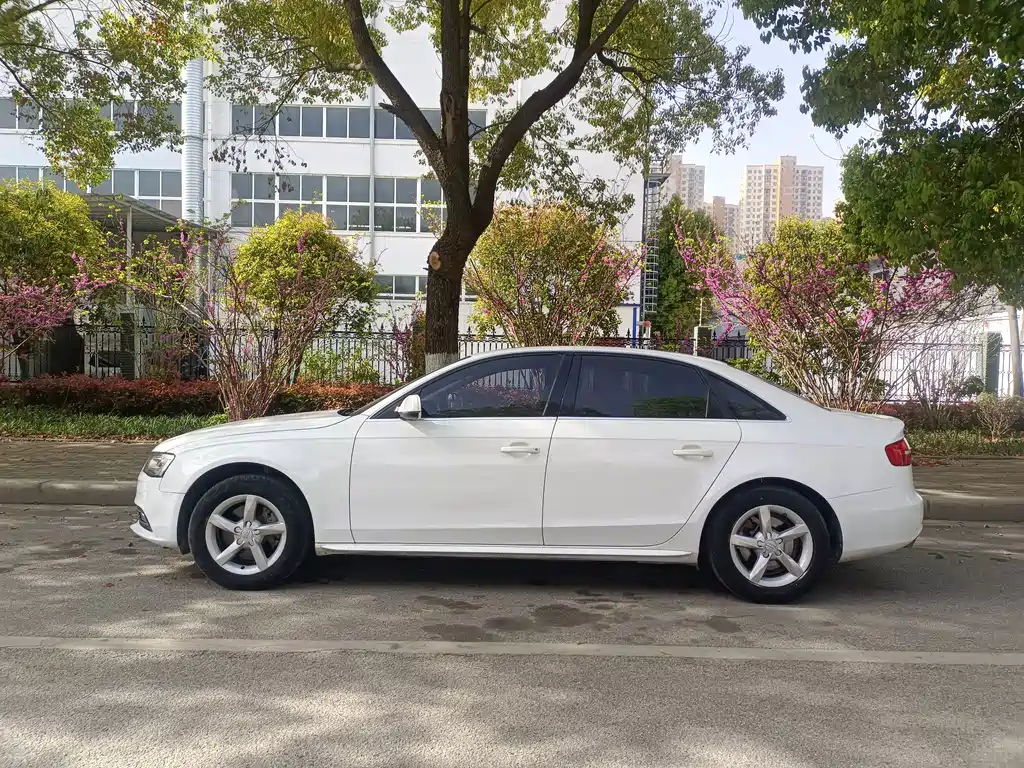 Audi A4L 2014