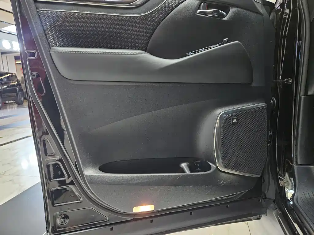 Toyota Alphard 2019 — фото 5