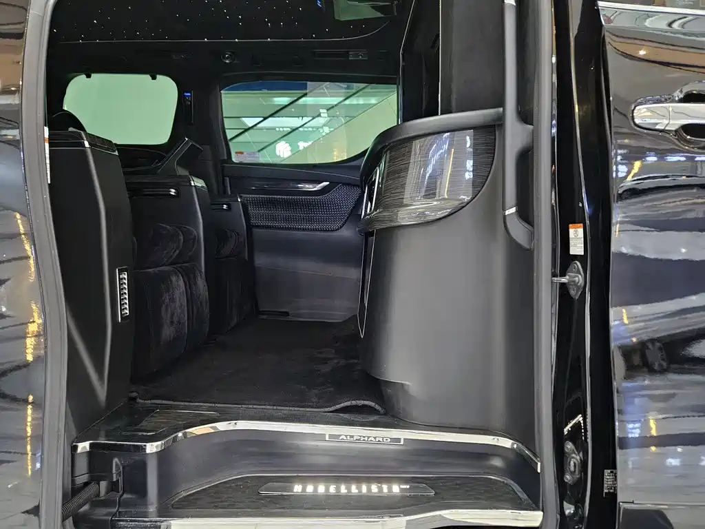 Toyota Alphard 2019 — фото 23