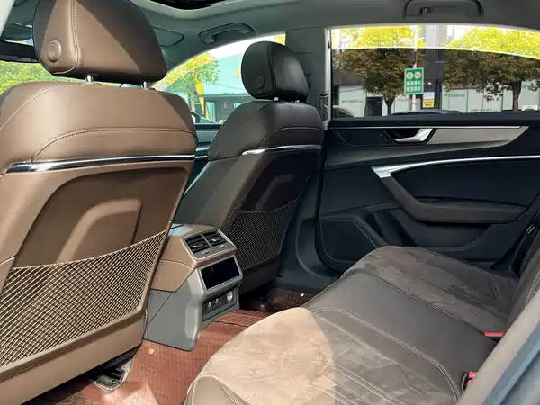 Audi A7L 2024