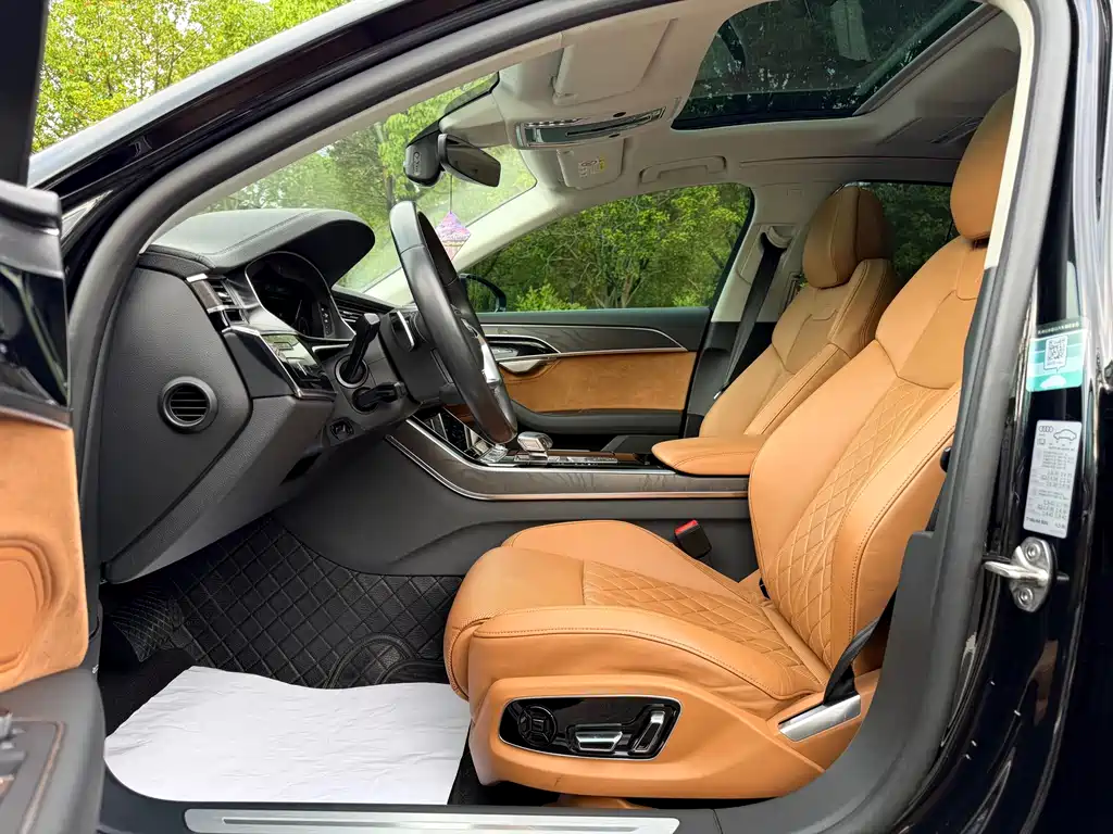 Audi A8 2021 — фото 31