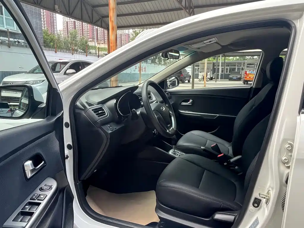 Kia K2 2015