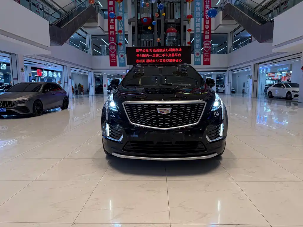 Cadillac XT5 2021 — фото 2