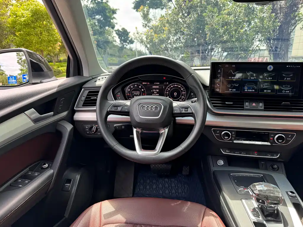 Audi Q5L 2020 — фото 24