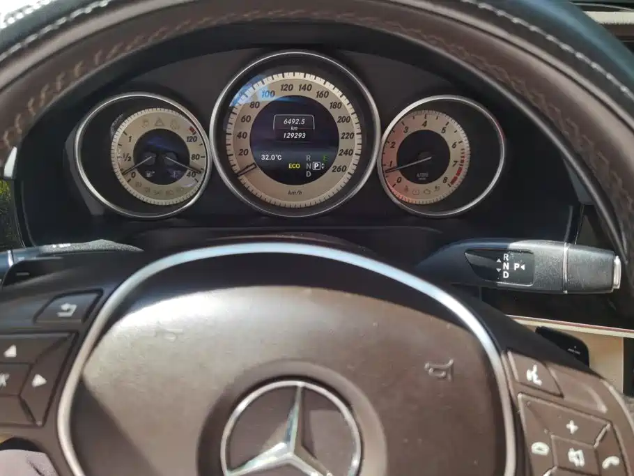 Mercedes-Benz E-Class 2015 — фото 14