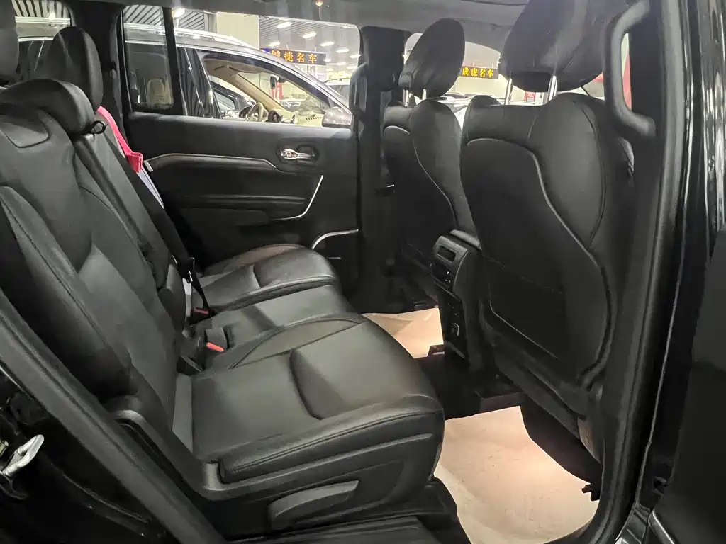 Jeep Grand Commander 2019 — фото 16