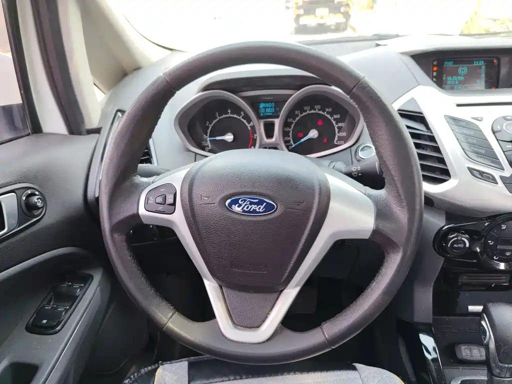 Ford Ecosport 2017 — фото 10